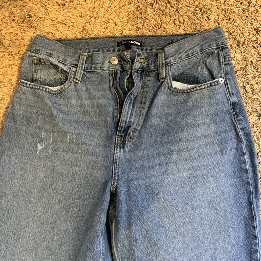 Jeans - Picture 2 of 3